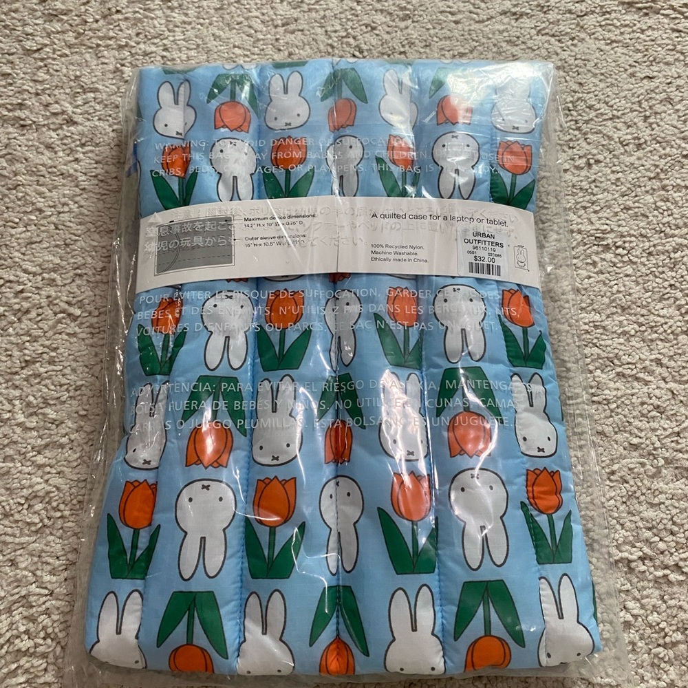 BAGGU Puffy 16" Retro Recycled Laptop Sleeve NWT - Tulip Miffy - UO Exclusive - Picture 5 of 6